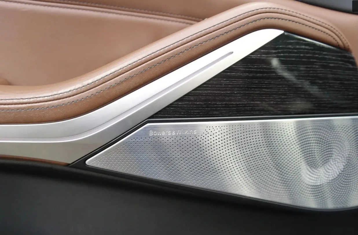 BMW X7 M50d xDrive - изображение 8