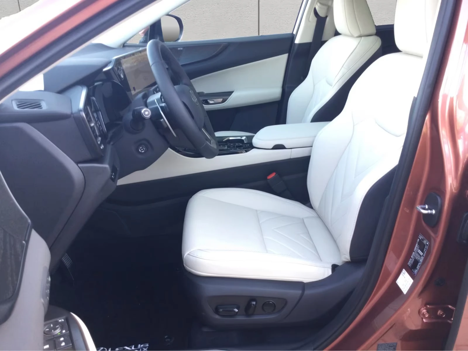 Lexus NX 450 LUXURY/291HP/ALL EXTRAS/ИЗБОР/M.LEV/PANO/149h - изображение 7