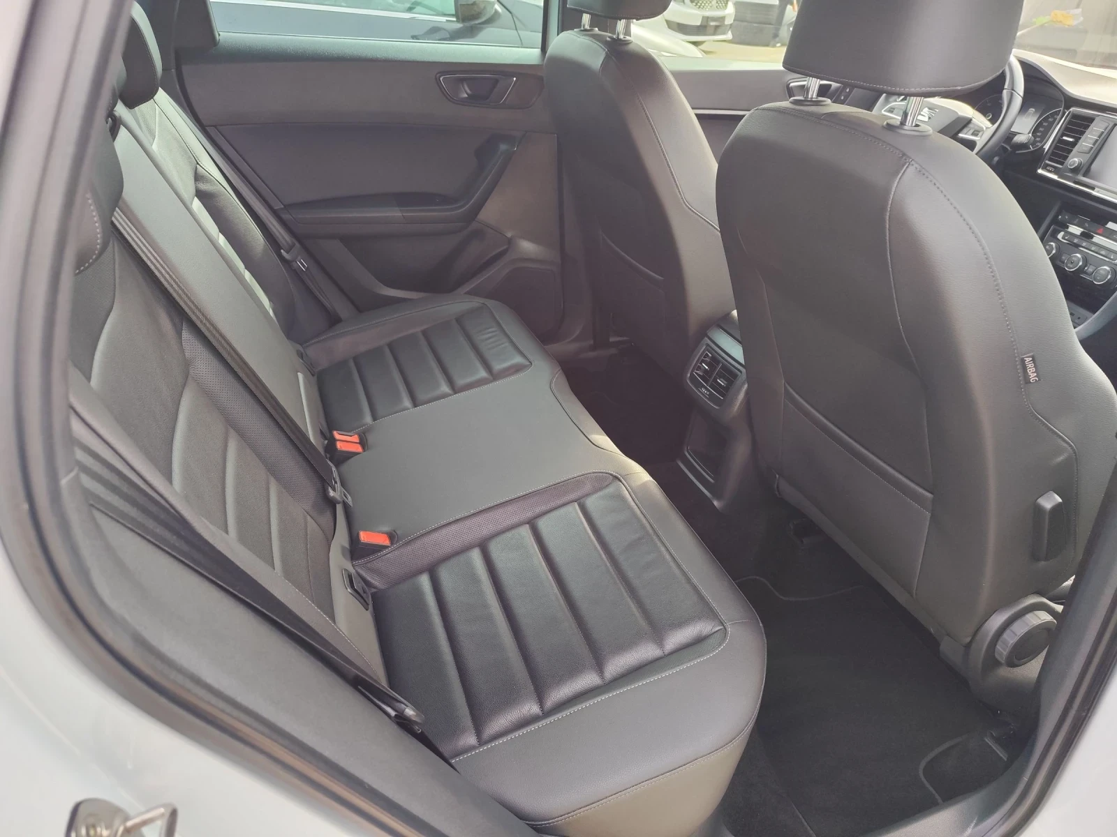 Seat Ateca 2.0 TDI Xcellence 4х4 Швейцария , снимка 7 - Автомобили и джипове - 53757690