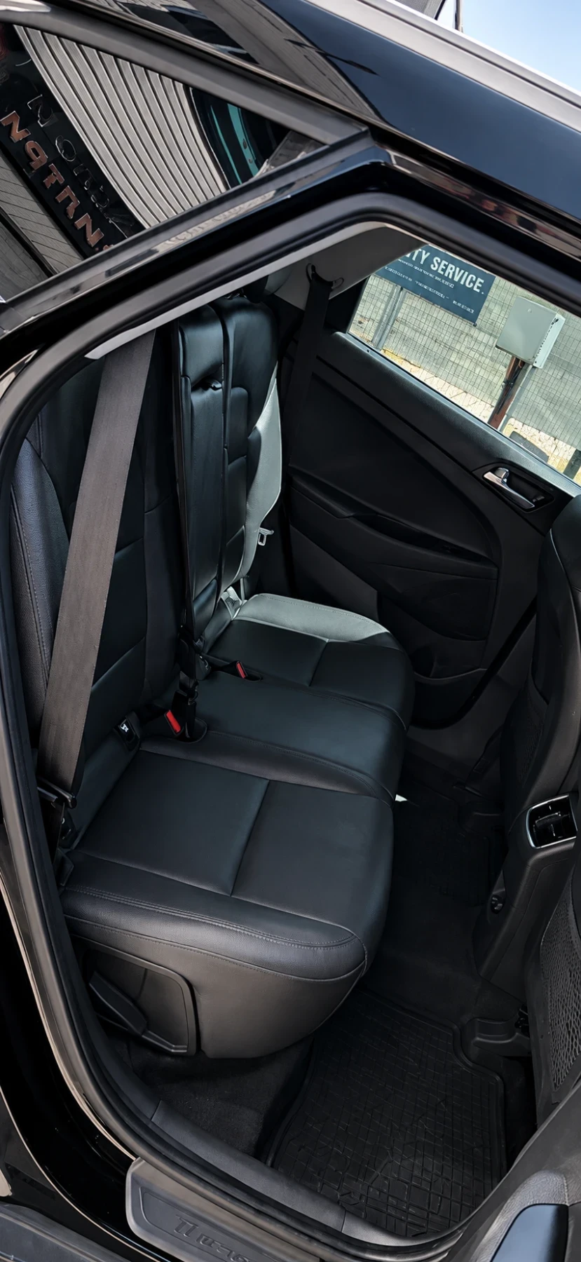 Hyundai Tucson 2.0 CRDi HYBRID 4?4 AUTOMATIC   186 к.с., снимка 14 - Автомобили и джипове - 55627157