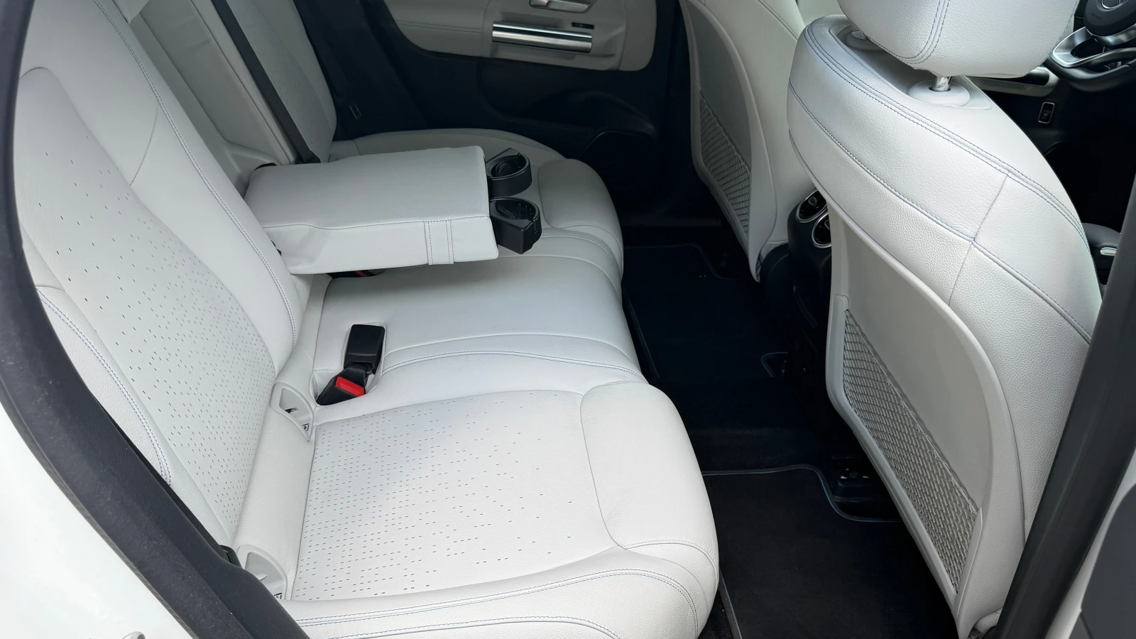 Mercedes-Benz EQA 250 AMG Edition, снимка 11 - Автомобили и джипове - 55800298