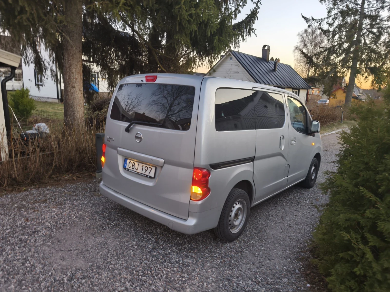 Nissan NV200 1.6 i EVALIA - изображение 7