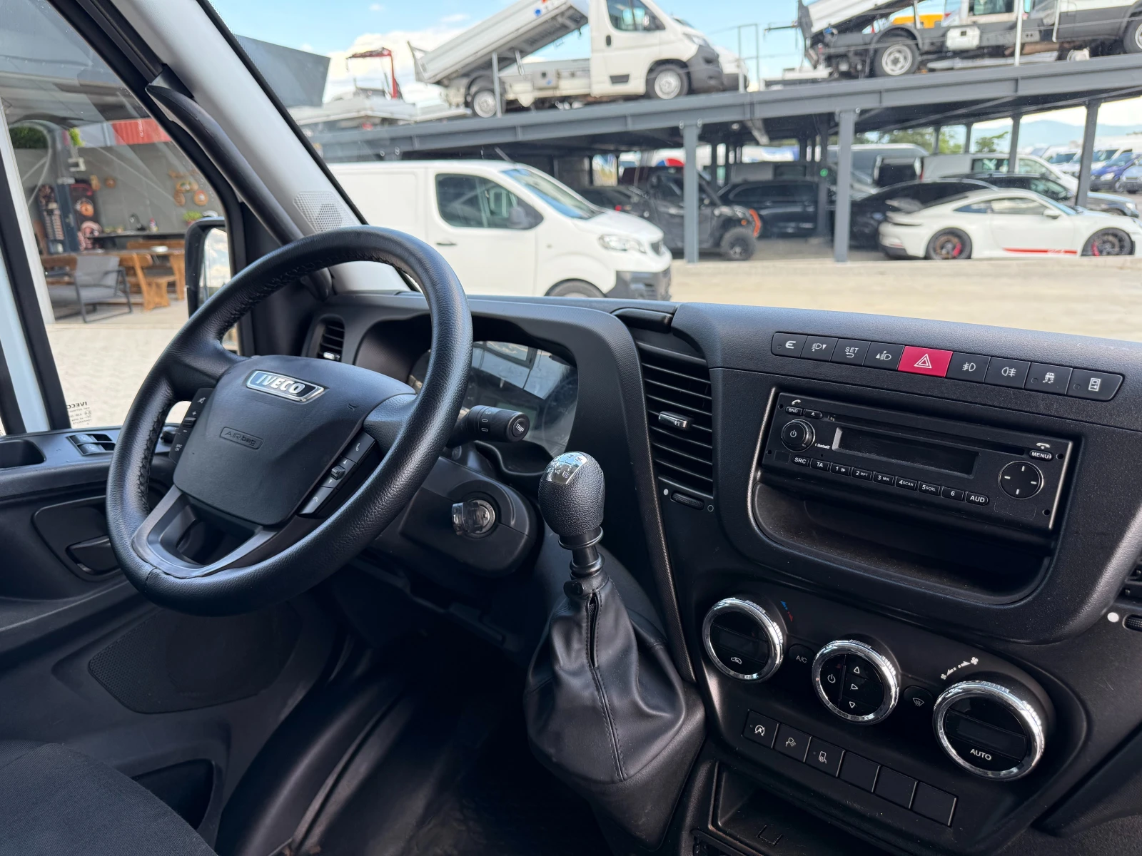Iveco Daily 35S15 Две странични врати Клима L2H2 Euro 5 , снимка 11 - Бусове и автобуси - 55637450