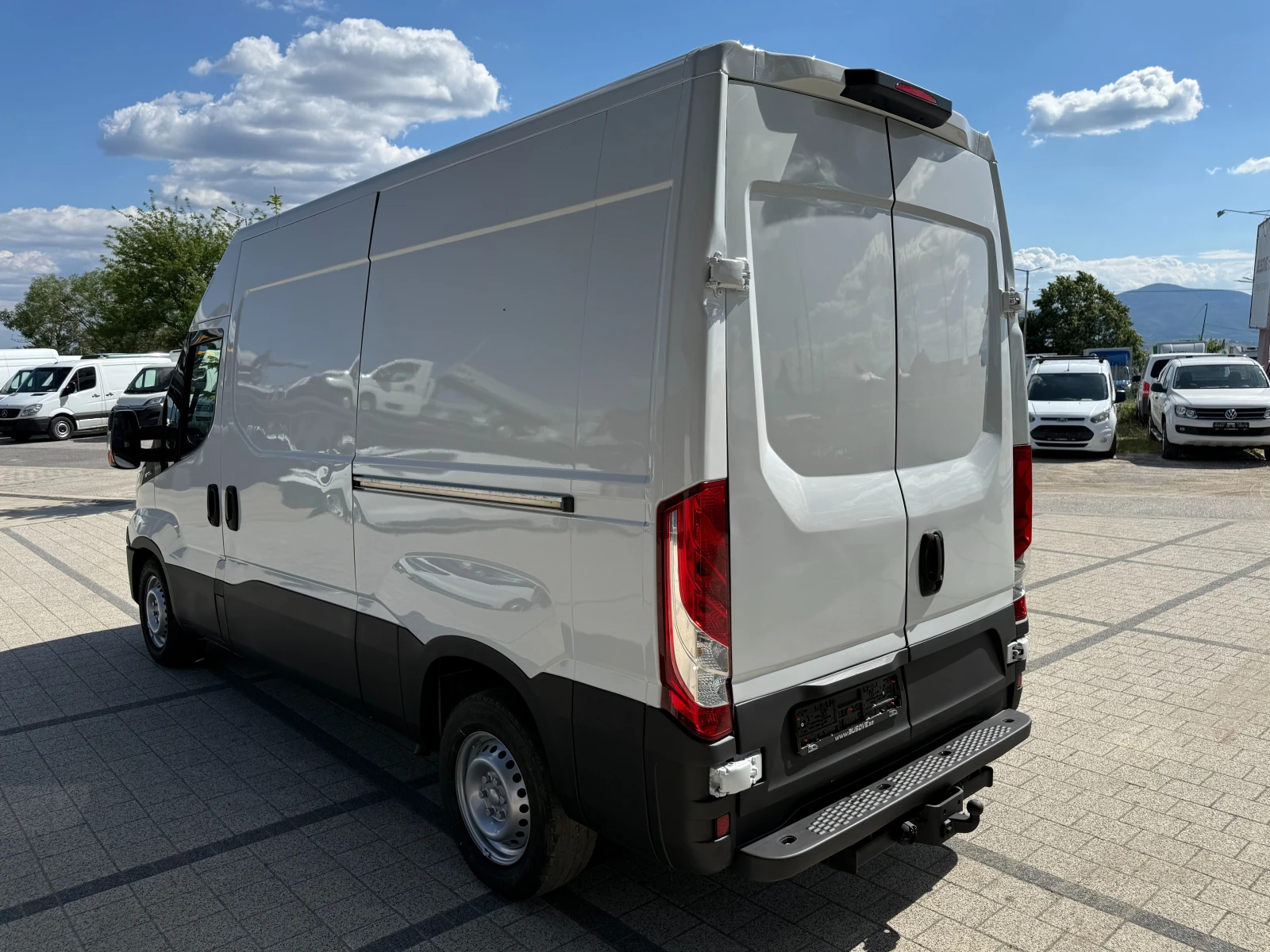 Iveco Daily 35S15 Две странични врати Клима L2H2 Euro 5 , снимка 6 - Бусове и автобуси - 55637450