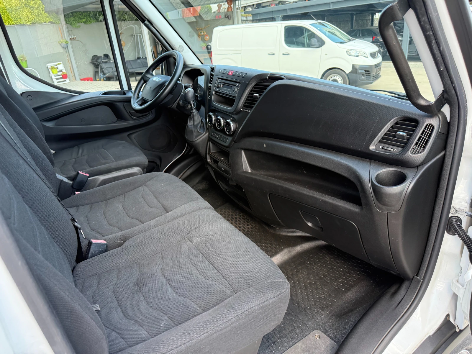 Iveco Daily 35S15 Две странични врати Клима L2H2 Euro 5 , снимка 10 - Бусове и автобуси - 55637450