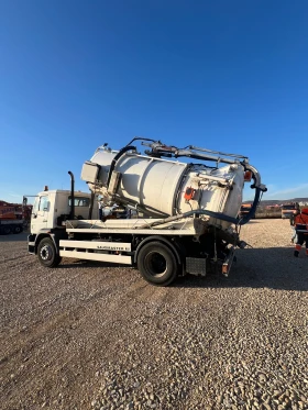 Man 18, снимка 1