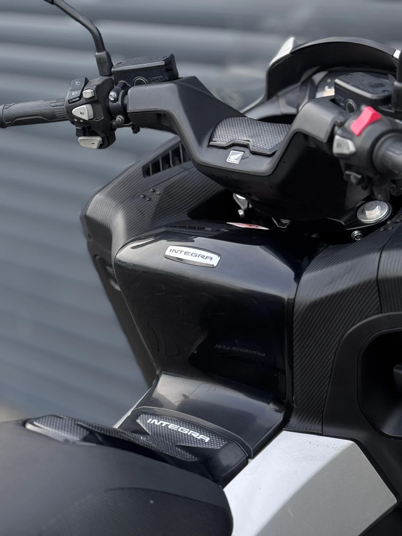 Honda Integra 750i Black Matt + 3 куфара - изображение 9