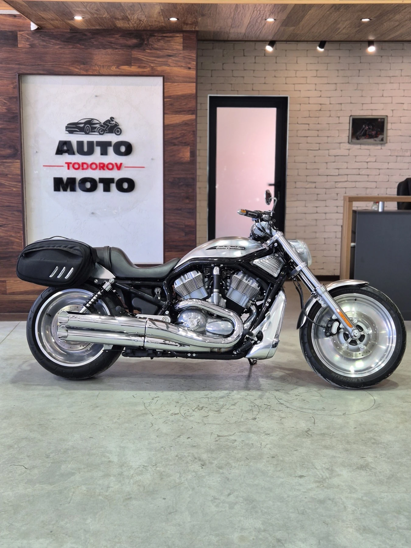 Harley-Davidson V-Rod VRSCB Нов внос от Швейцария!!!, снимка 6 - Мотоциклети и мототехника - 55501384