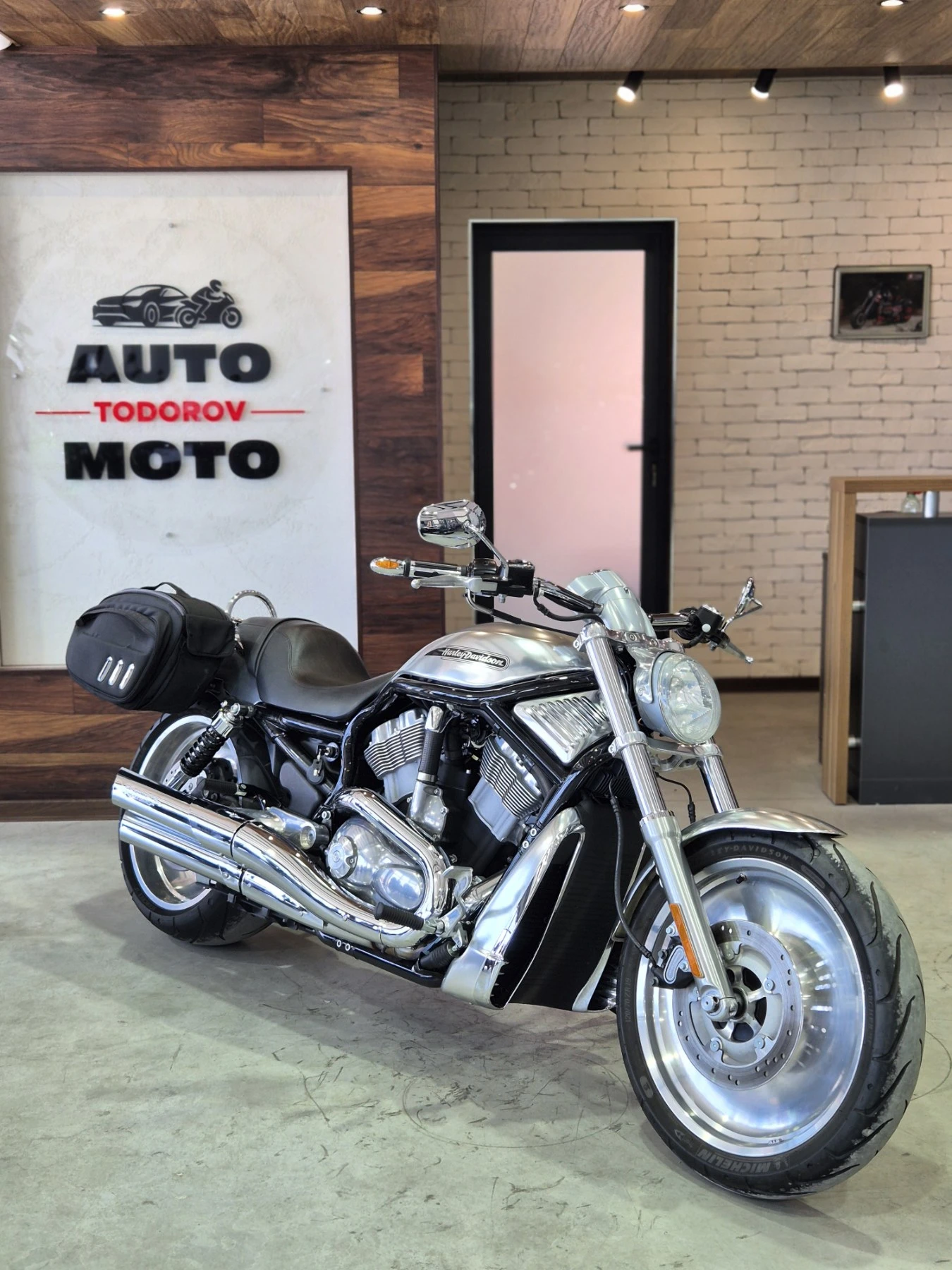 Harley-Davidson V-Rod VRSCB Нов внос от Швейцария!!!