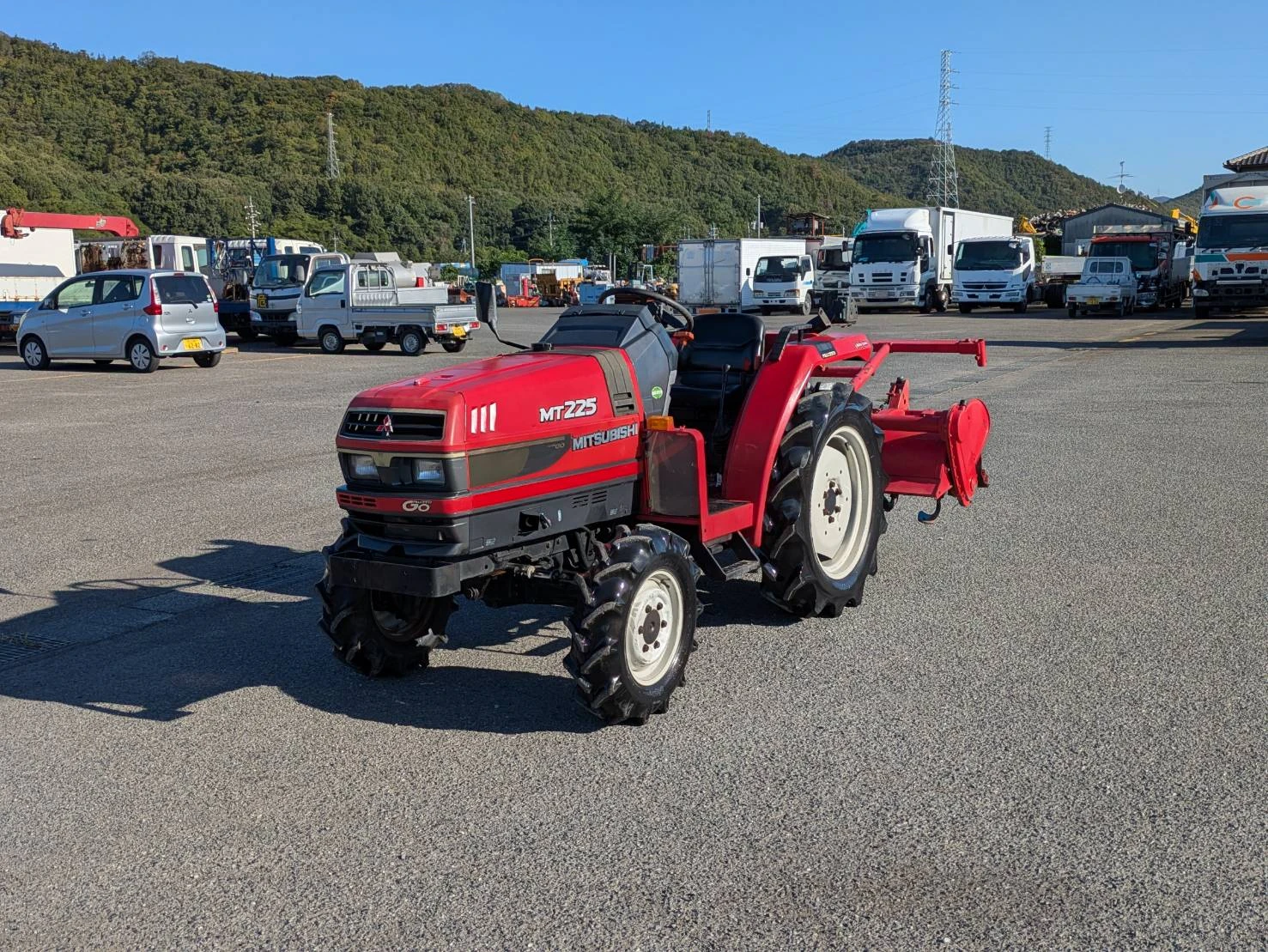 Трактор Mitsubishi МТ225