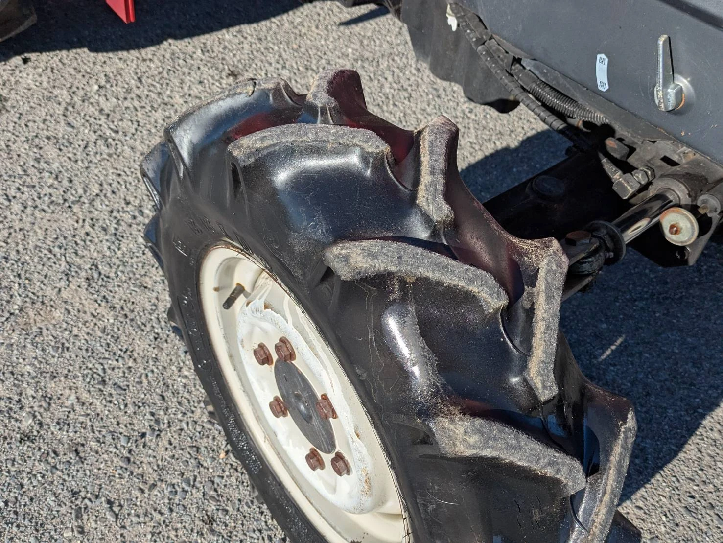 Трактор Mitsubishi МТ225, снимка 4 - Селскостопанска техника - 54118022