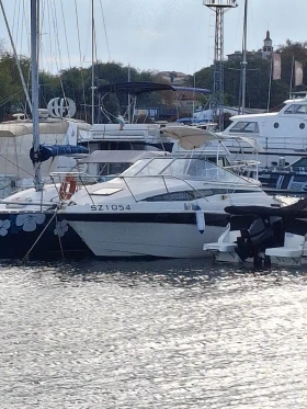 Моторна яхта Bayliner CIERA 2355, снимка 1