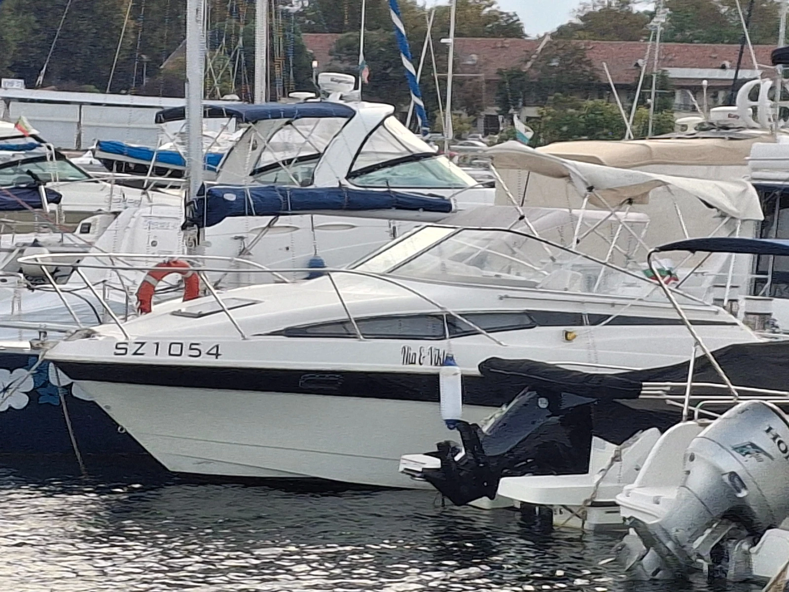 Моторна яхта Bayliner CIERA 2355 - изображение 2