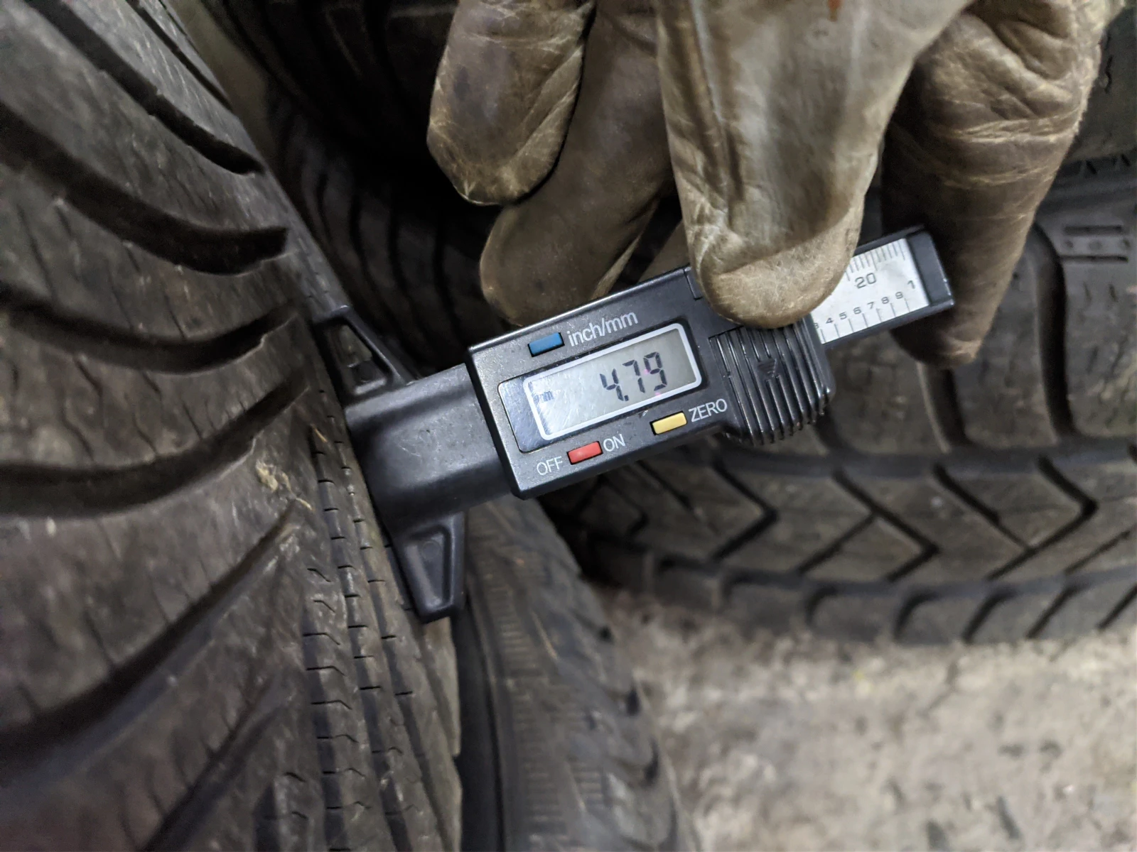 Гуми Зимни 205/50R17, снимка 6 - Гуми и джанти - 54734958