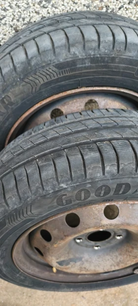 Гуми с джанти Goodyear 185/60R15, снимка 4 - Гуми и джанти - 53662504