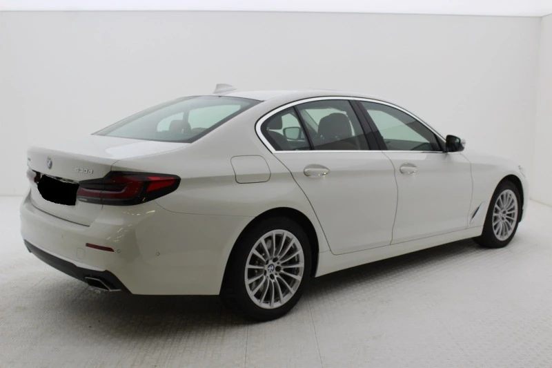 BMW 530 xDrive*LuxuryLine*LED*Virtual*ГАРАНЦИЯ, снимка 6 - Автомобили и джипове - 47451439