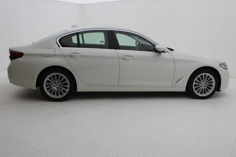 BMW 530 xDrive*LuxuryLine*LED*Virtual*ГАРАНЦИЯ, снимка 5 - Автомобили и джипове - 47216995