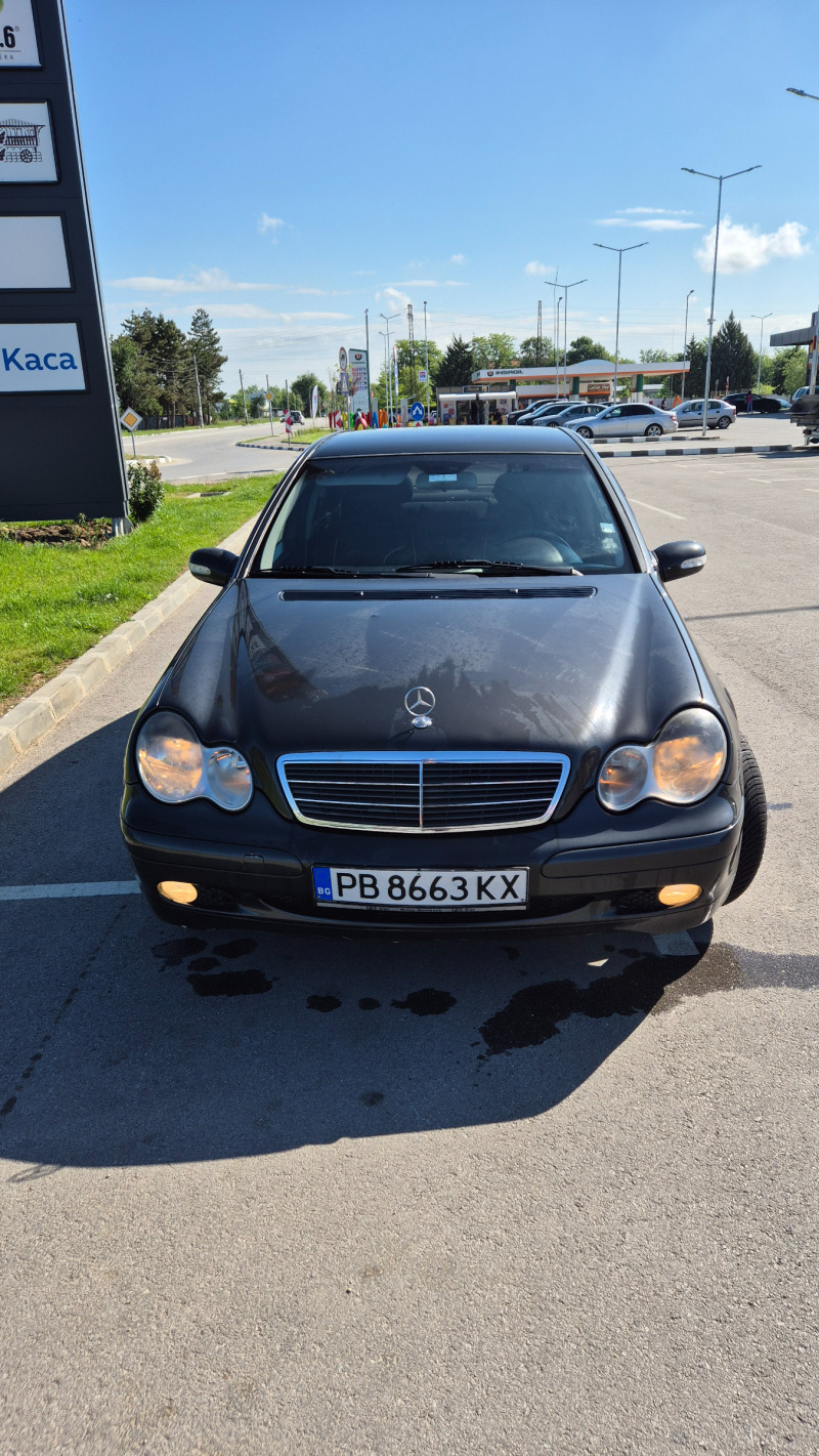 Mercedes-Benz C 220, снимка 2 - Автомобили и джипове - 45553164