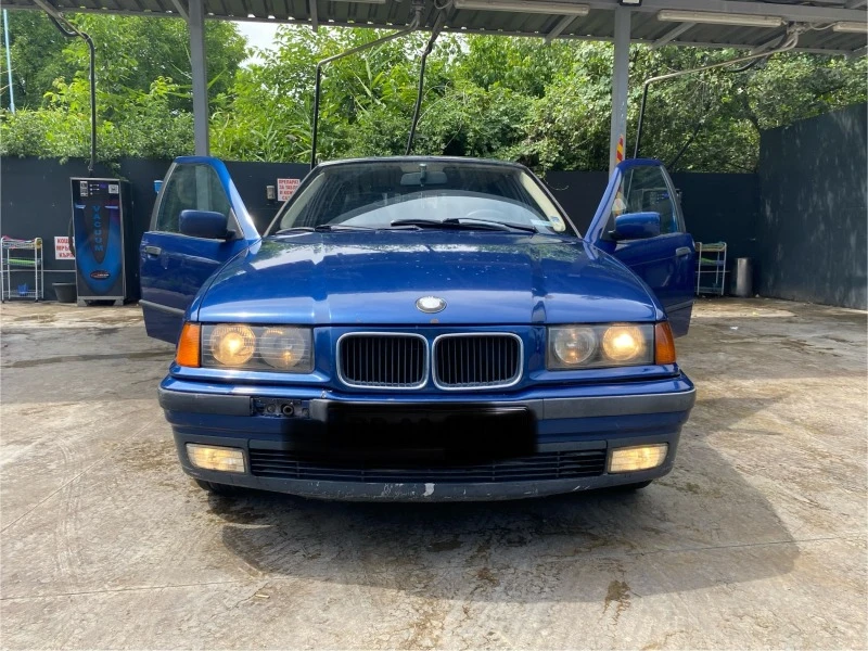 BMW 320, снимка 16 - Автомобили и джипове - 46774060