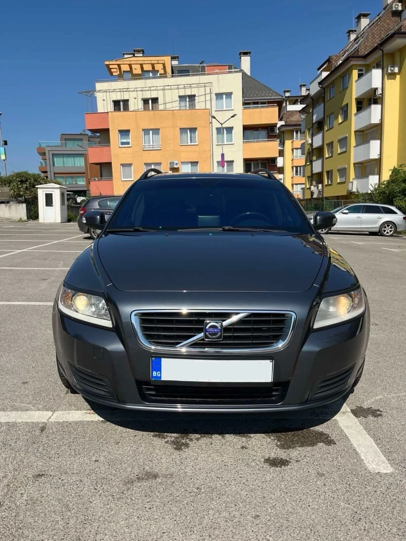 Volvo V50 2.4 D5 * FACELIFT* , снимка 2 - Автомобили и джипове - 47018828