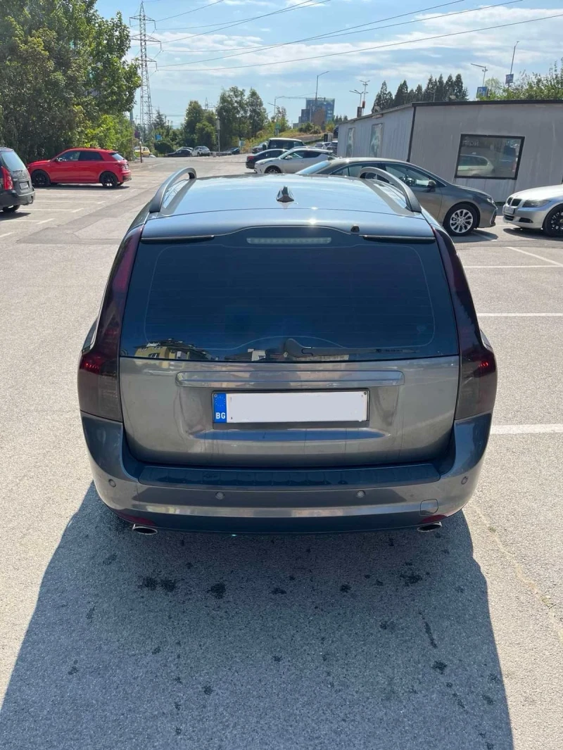 Volvo V50 2.4 D5 * FACELIFT* , снимка 6 - Автомобили и джипове - 47018828