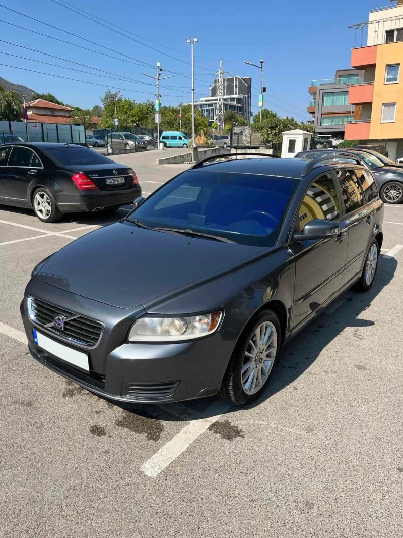 Volvo V50 2.4 D5 * FACELIFT* , снимка 1 - Автомобили и джипове - 47018828