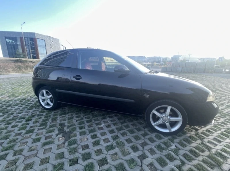 Seat Ibiza Газ/ Бензин, снимка 10 - Автомобили и джипове - 47829887