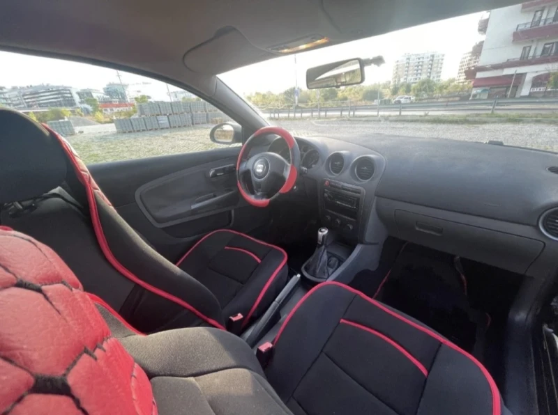 Seat Ibiza Газ/ Бензин, снимка 8 - Автомобили и джипове - 47829887