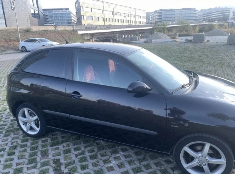 Seat Ibiza Газ/ Бензин, снимка 13 - Автомобили и джипове - 47829887