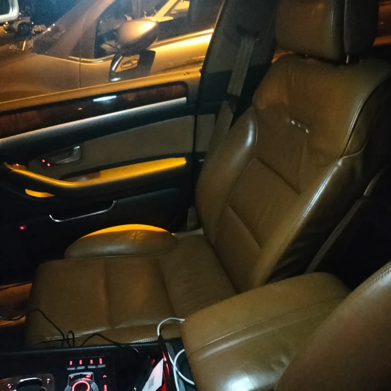 Audi A8, снимка 4 - Автомобили и джипове - 49347105