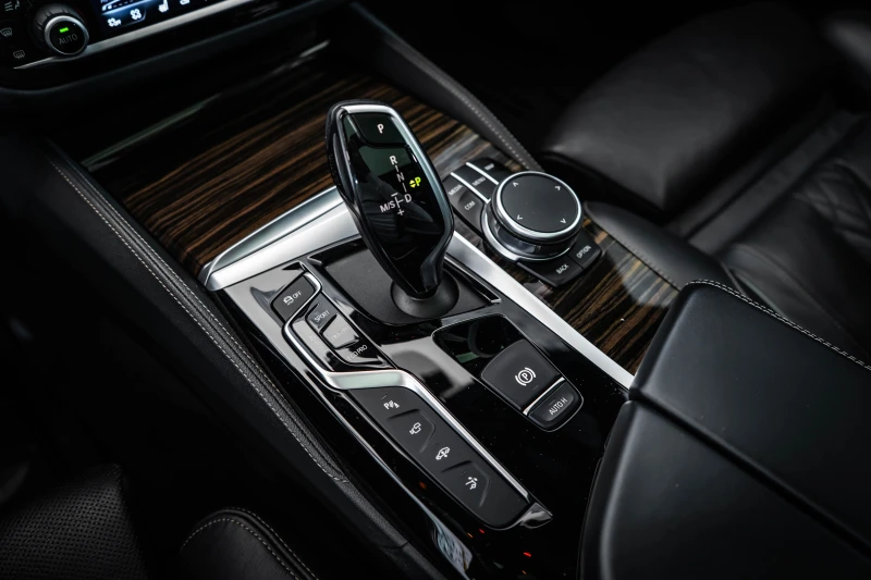 BMW 6 GT 30d* Xdrive* Pano* Harman, снимка 9 - Автомобили и джипове - 52133280