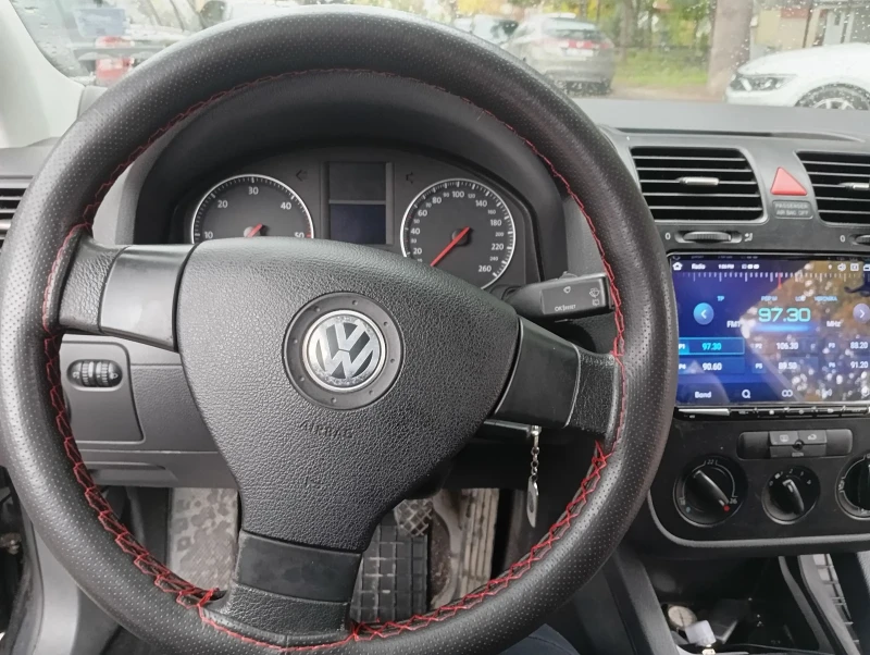 VW Golf Golf5 1.9 105k.c, снимка 9 - Автомобили и джипове - 52527449