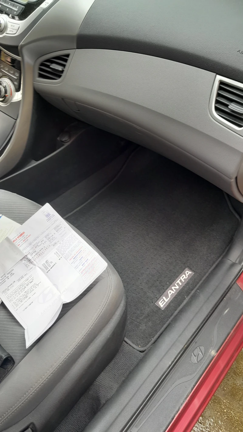 Hyundai Elantra, снимка 13 - Автомобили и джипове - 52584213