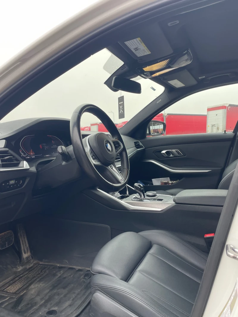 BMW 330 xDrive* M-Pack, снимка 13 - Автомобили и джипове - 53007488
