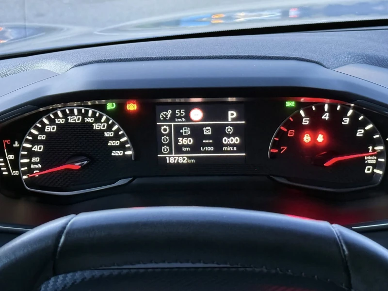 Peugeot 208 ПОДГРЕВ НА СЕДАЛКИ !1.2 PureTech 100 Allure, снимка 11 - Автомобили и джипове - 53326951