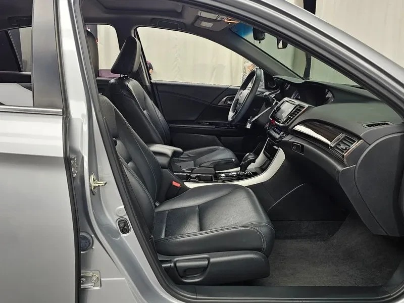 Honda Accord New Accord 2.4 9Th Generation, снимка 11 - Автомобили и джипове - 56118959