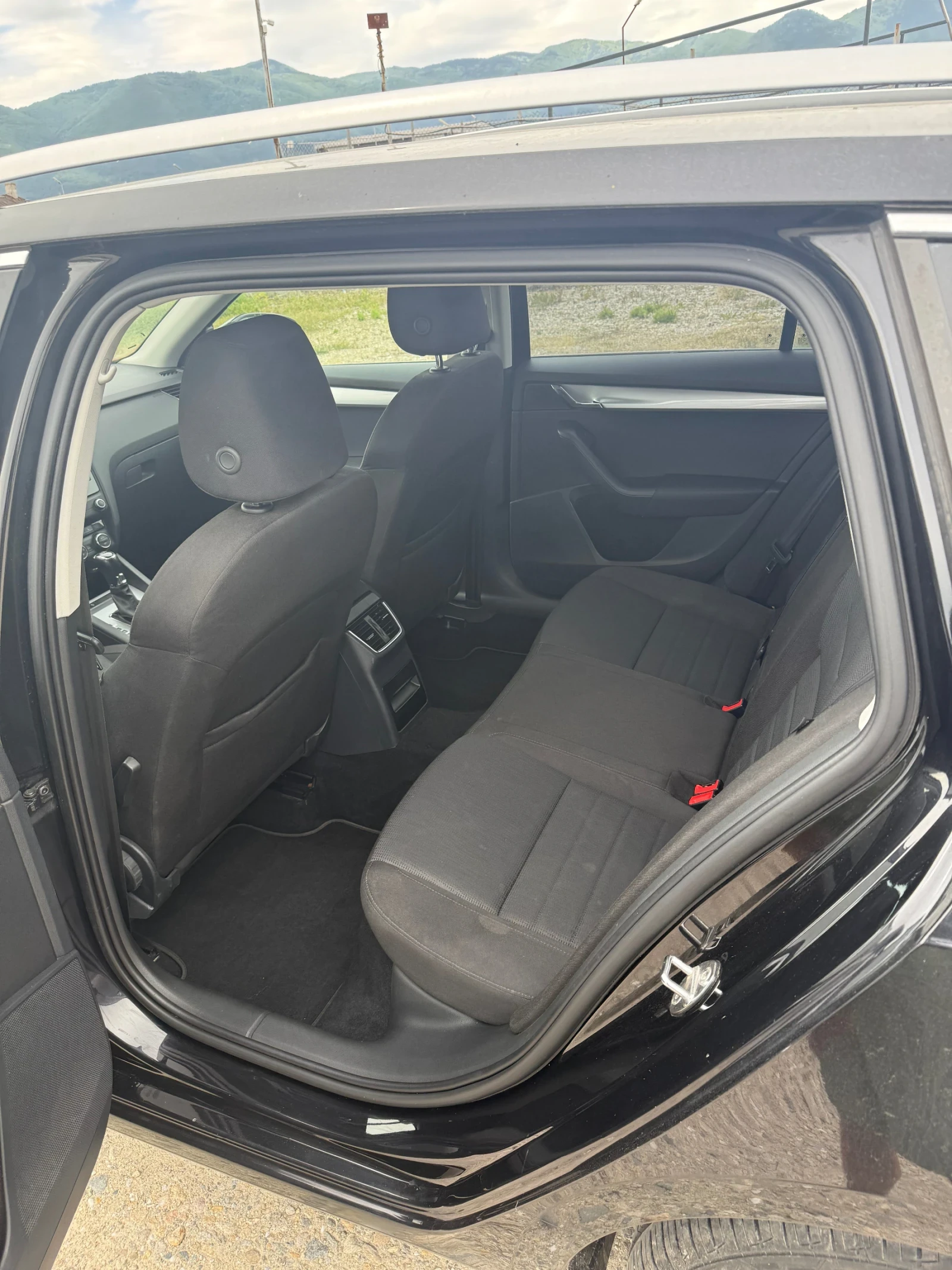 Skoda Octavia 2.0TDI* АВТОМАТ* ЛИЗИНГ - изображение 8