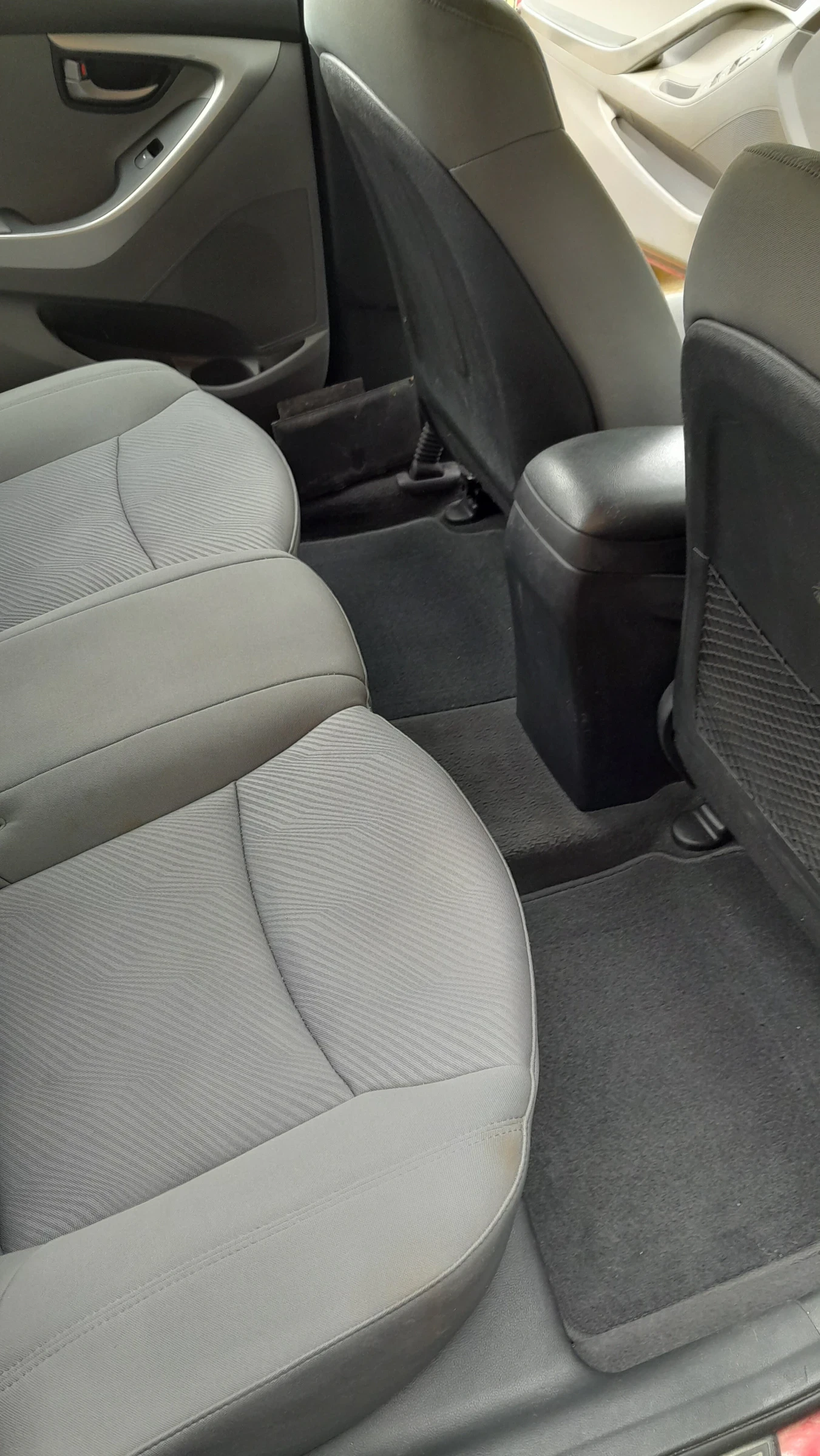 Hyundai Elantra | Mobile.bg   12