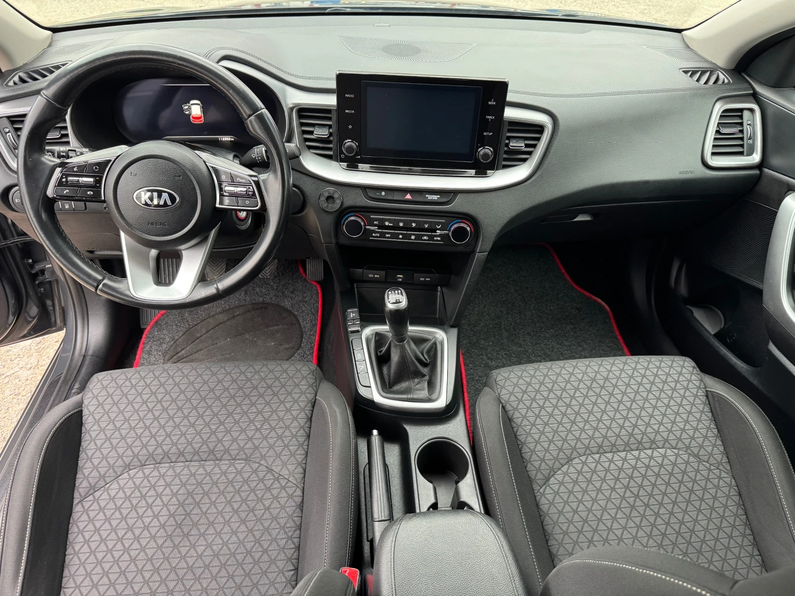 Kia Ceed T-GDI GPL Дигитално табло !, снимка 9 - Автомобили и джипове - 53762321