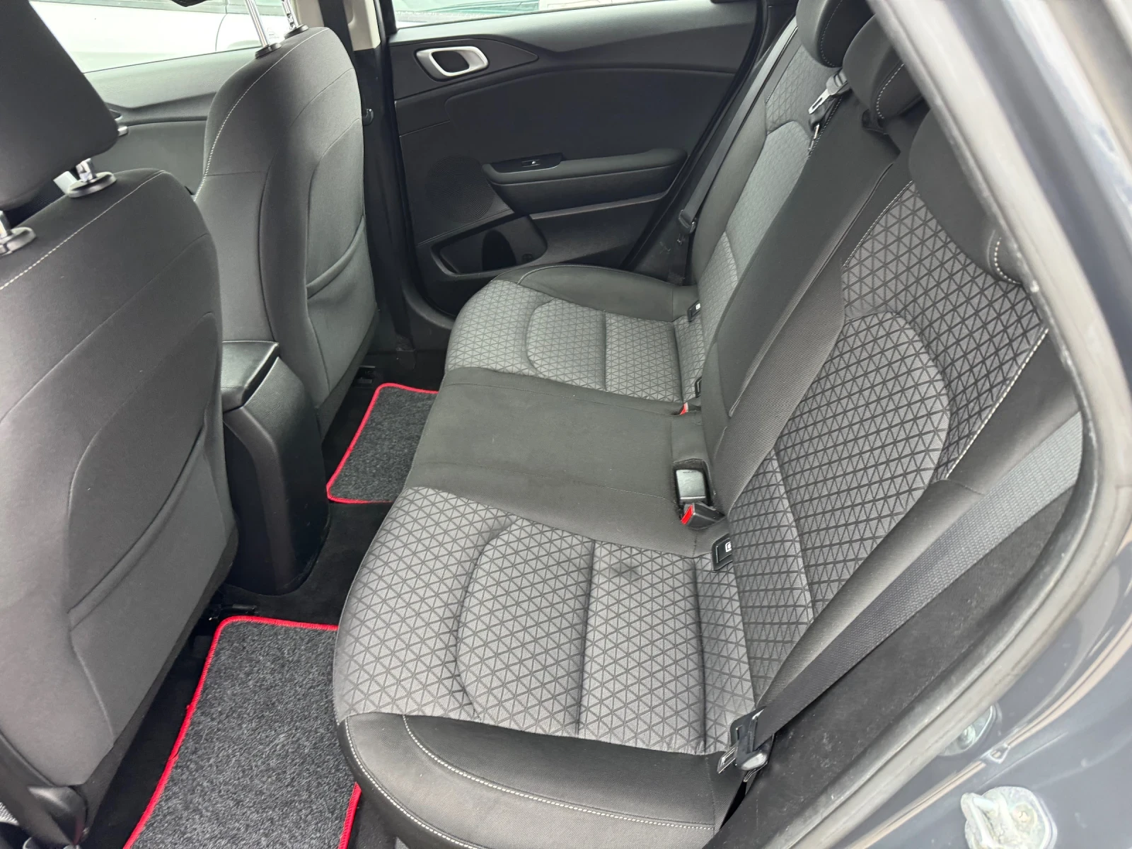 Kia Ceed T-GDI GPL Дигитално табло !, снимка 10 - Автомобили и джипове - 53762321