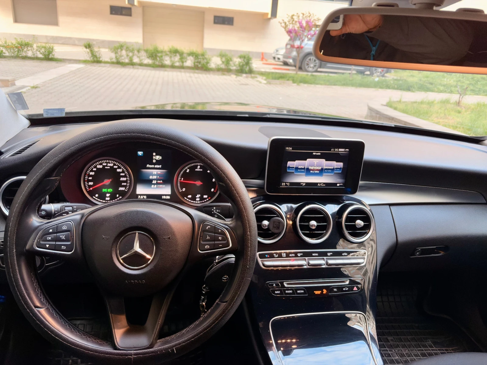 Mercedes-Benz C 180, снимка 9 - Автомобили и джипове - 54382743