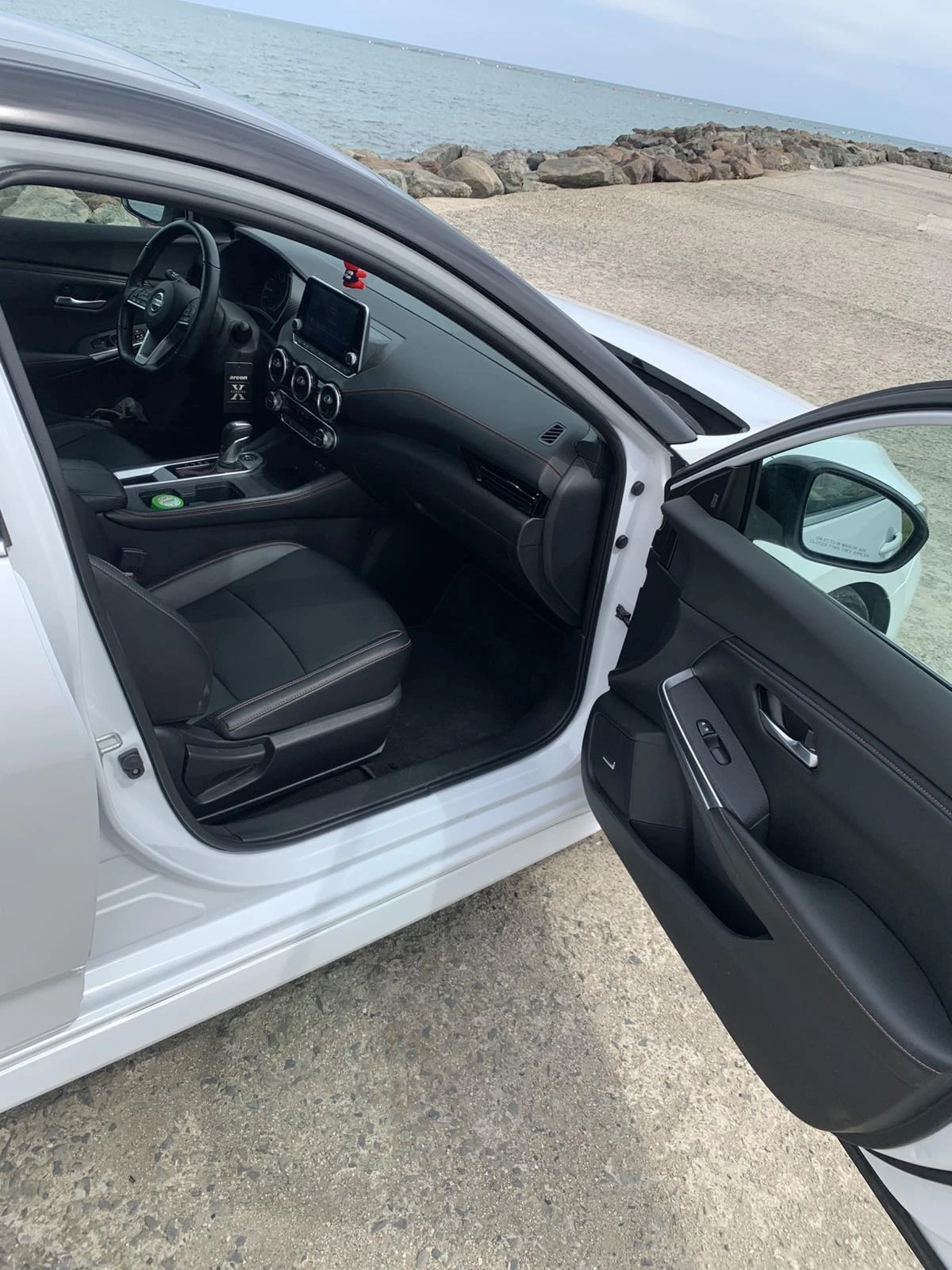 Nissan Sentra, снимка 8 - Автомобили и джипове - 54420338