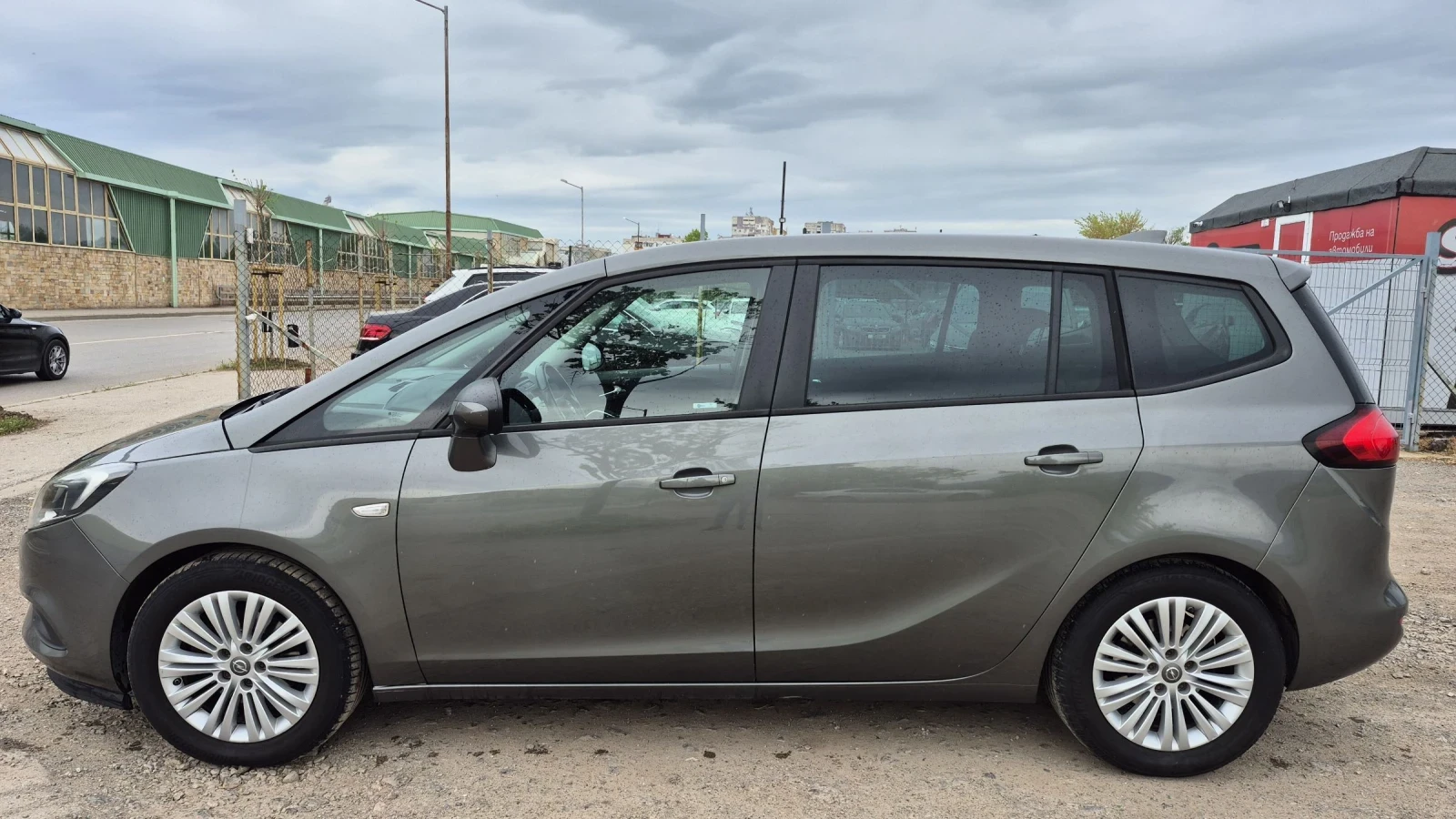 Opel Zafira 1.4i Turbo* 7местен* FACELIFT * 2017 * Бартер, снимка 2 - Автомобили и джипове - 54454298