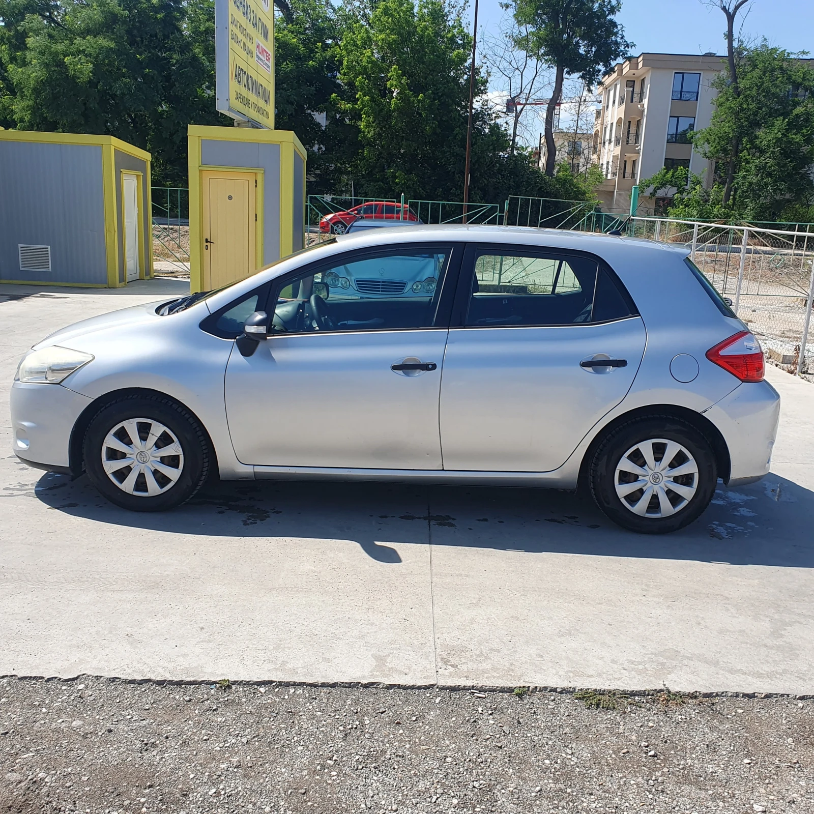 Toyota Auris 1.33 VVT-i, снимка 3 - Автомобили и джипове - 55533088