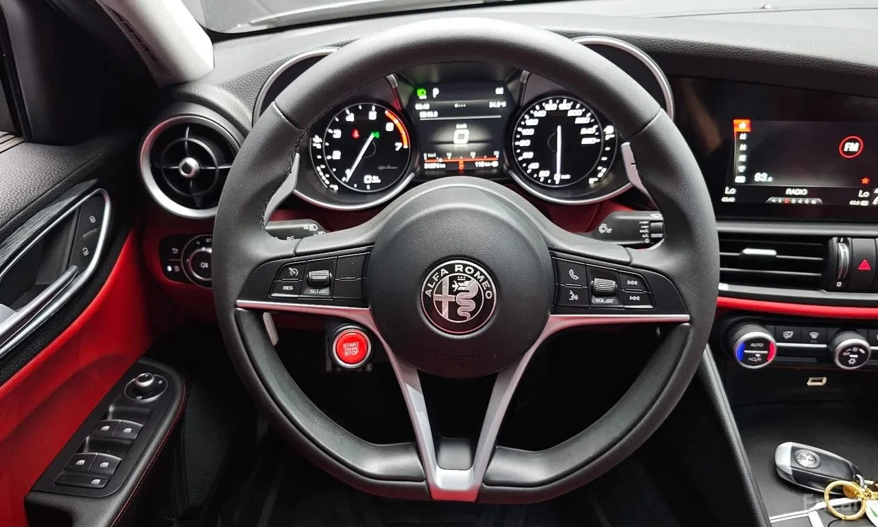 Alfa Romeo Giulia * 2.0 * ЦЕНА ДО БГ, снимка 12 - Автомобили и джипове - 55875592