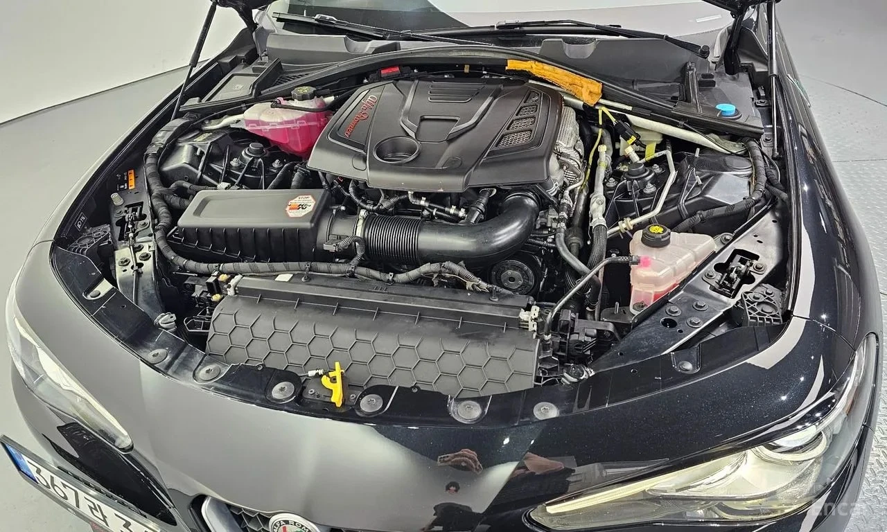 Alfa Romeo Giulia * 2.0 * ЦЕНА ДО БГ, снимка 6 - Автомобили и джипове - 55875592