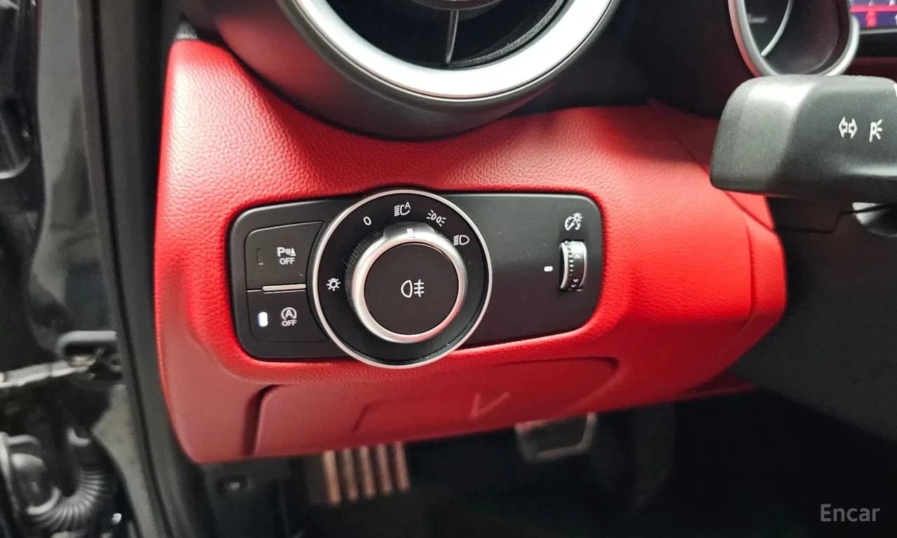 Alfa Romeo Giulia * 2.0 * ЦЕНА ДО БГ, снимка 17 - Автомобили и джипове - 55875592