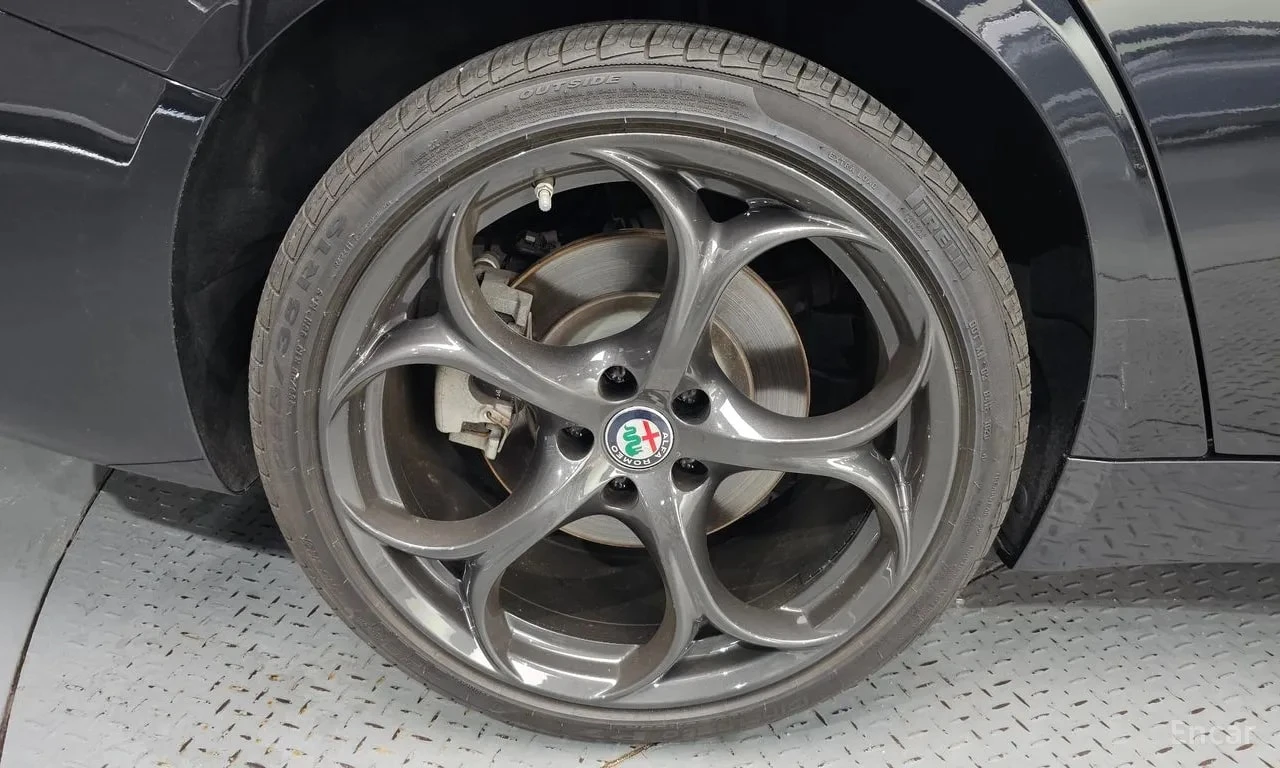 Alfa Romeo Giulia * 2.0 * ЦЕНА ДО БГ, снимка 5 - Автомобили и джипове - 55875592