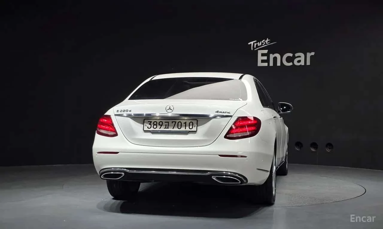 Mercedes-Benz E 220 d 4MATIC Exclusive * ����������*  | Mobile.bg � ����������� 4