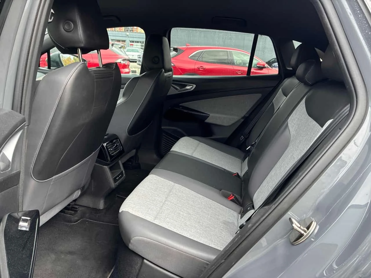 VW ID.4 Pro  CARFAX, снимка 13 - Автомобили и джипове - 56547520